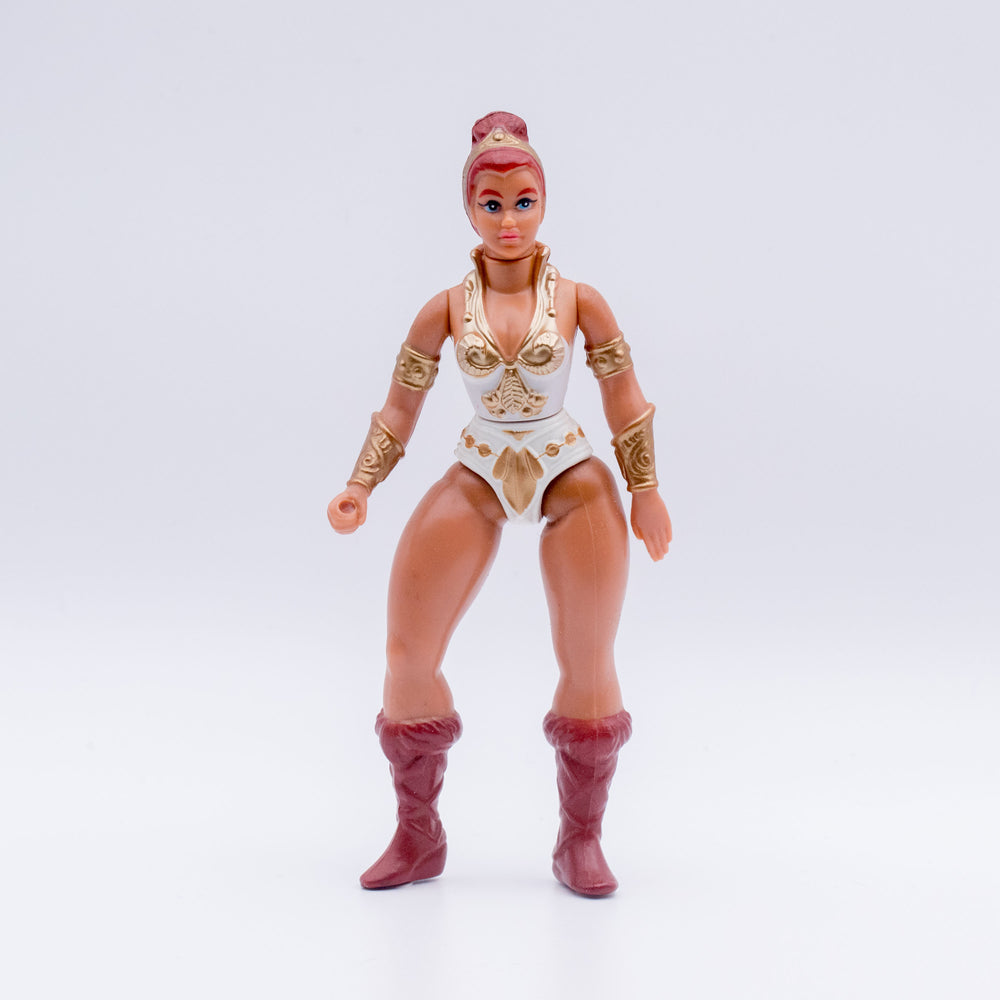 Teela Estrela - Front View