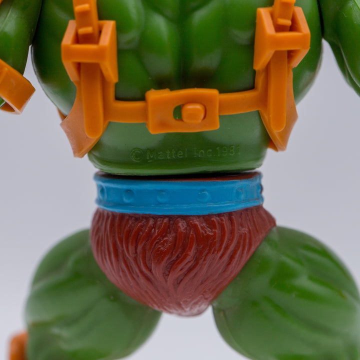 Aurimat Man-at-Arms (1st Edition) - COO Closeup
