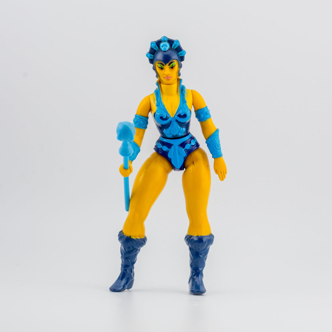 Estrela Evil-Lyn (Front View)