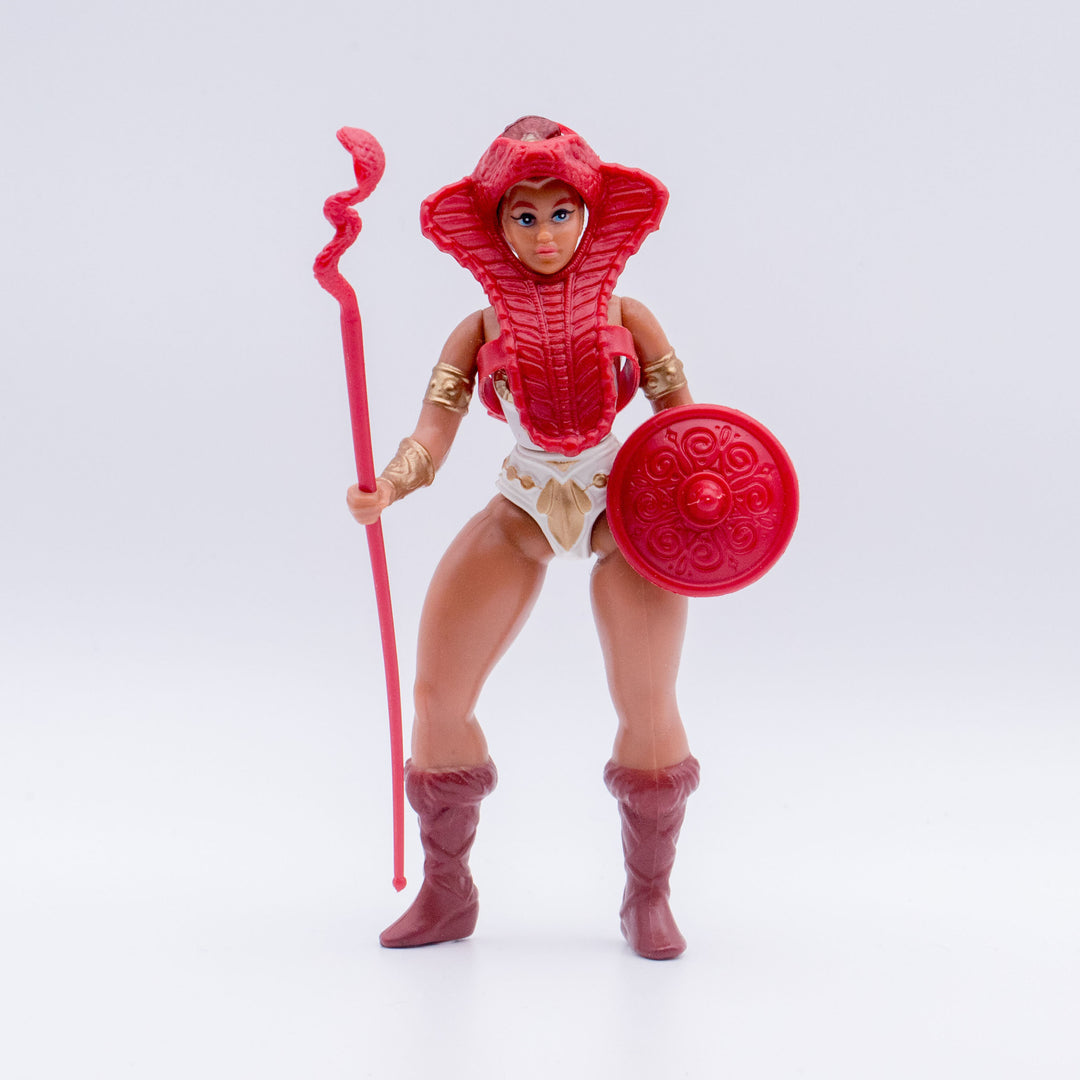 Teela Estrela - Front View
