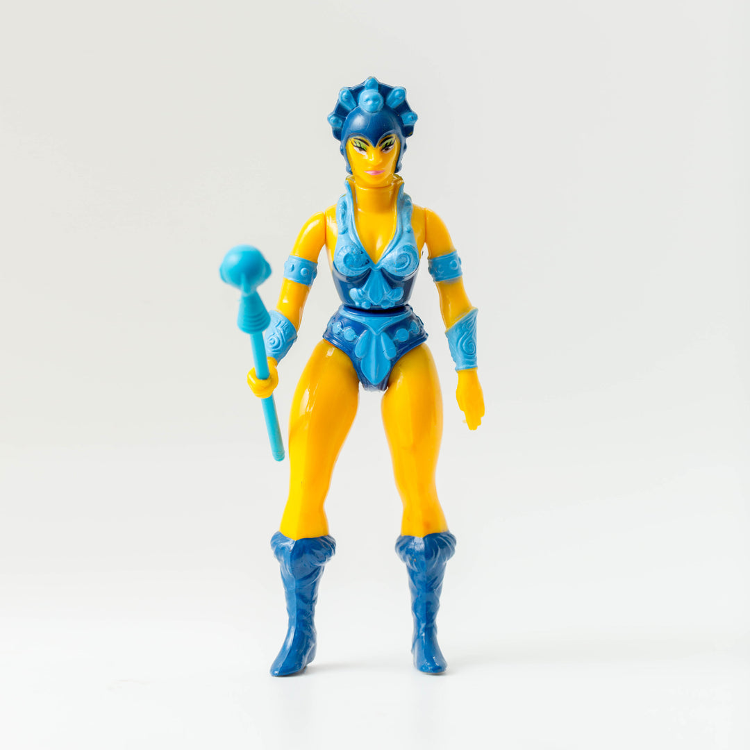 Top Toys Evil-Lyn || Blue boots & helmet (Front View)